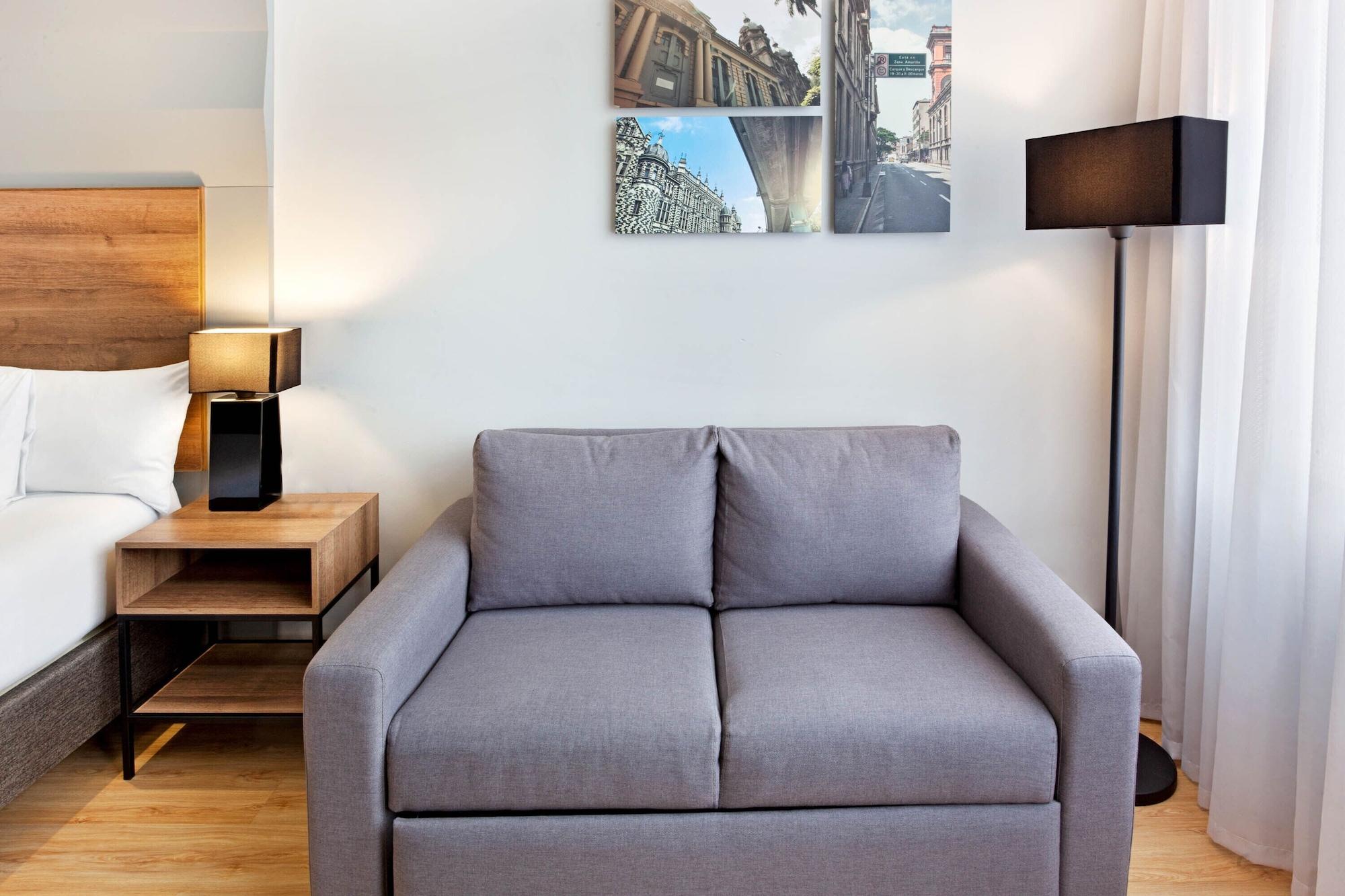 La Quinta By Wyndham Medellin Hotel 4*