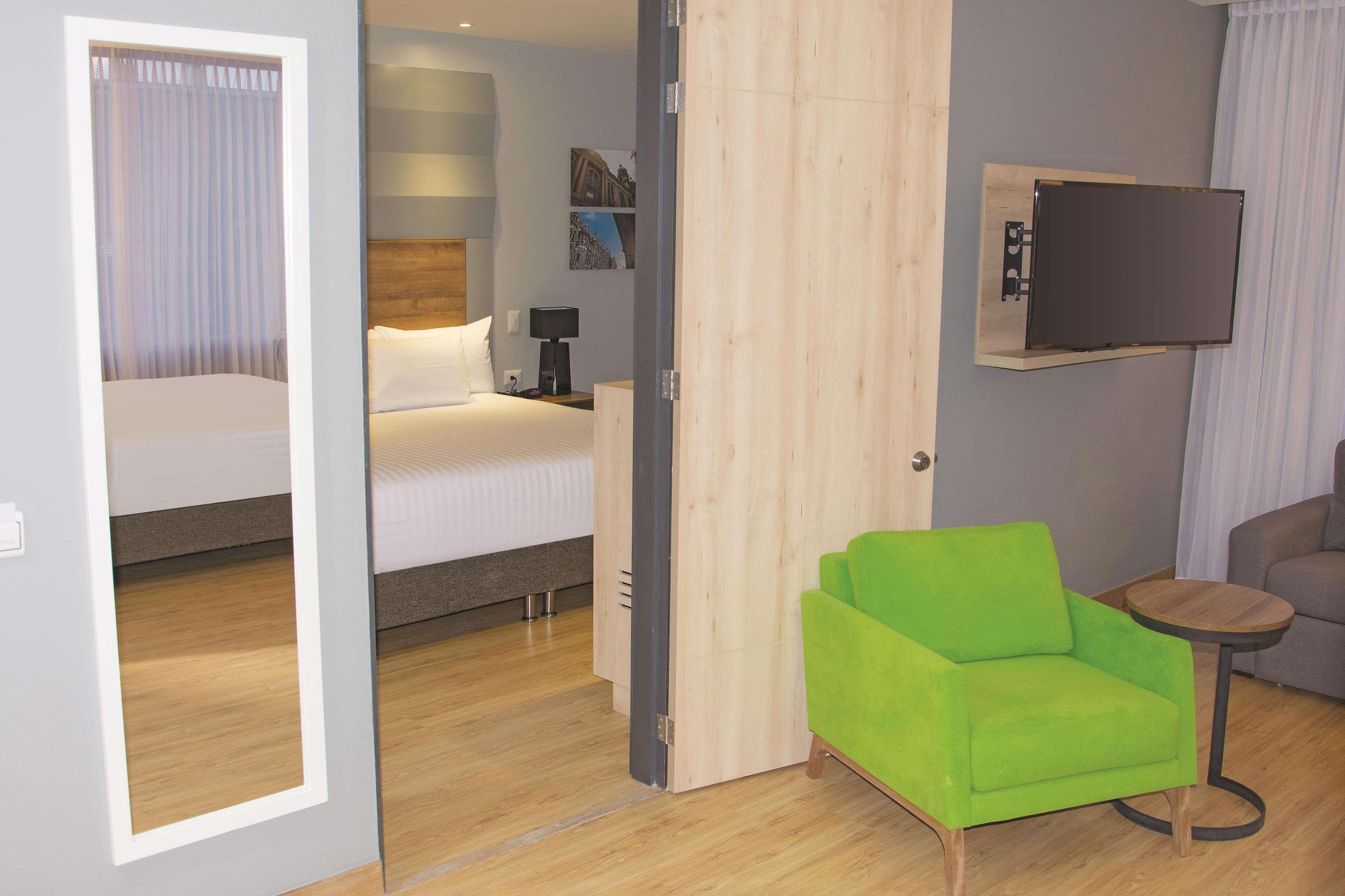 La Quinta By Wyndham Medellin Hotel 4*