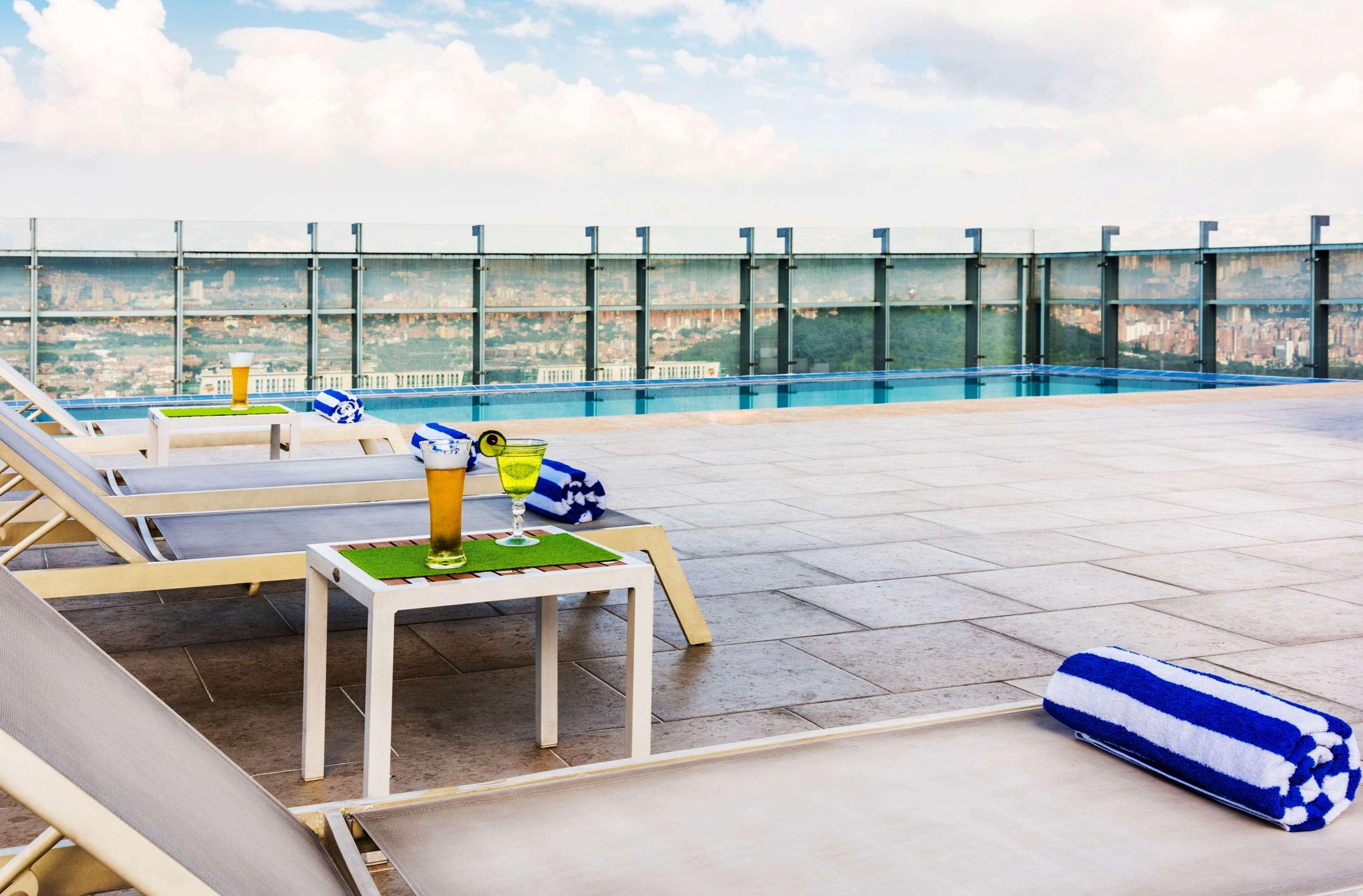 La Quinta By Wyndham Medellin Hotel 4*