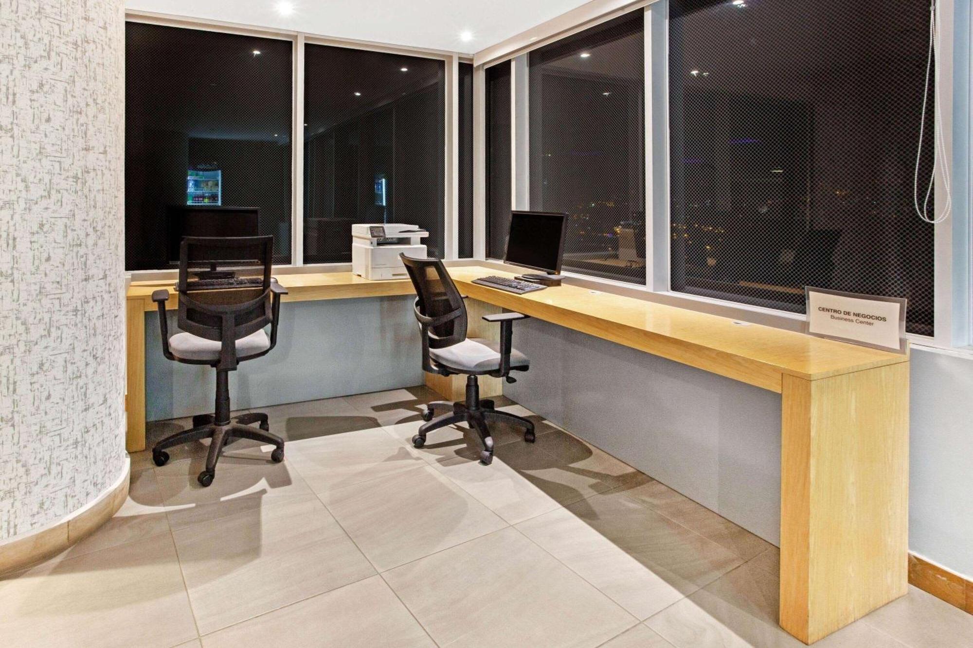 La Quinta By Wyndham Medellin Hotel