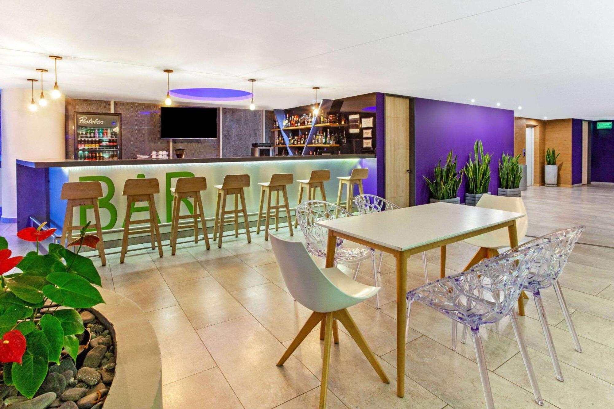 La Quinta By Wyndham Medellin 4*